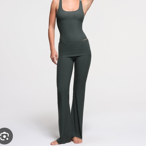 SKIMS Pants - SKIMS Soft Lounge Pullover Pant M NWT